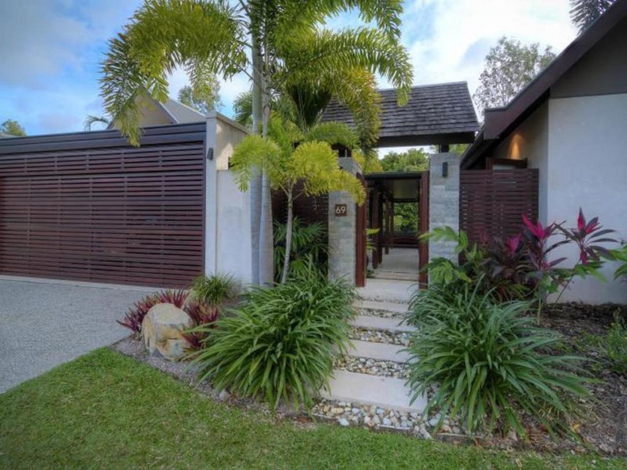 Niramaya Port Douglas Private Villas Exterior photo